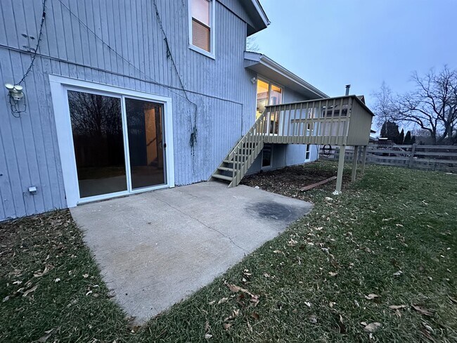 Building Photo - 5811 Whispering Way