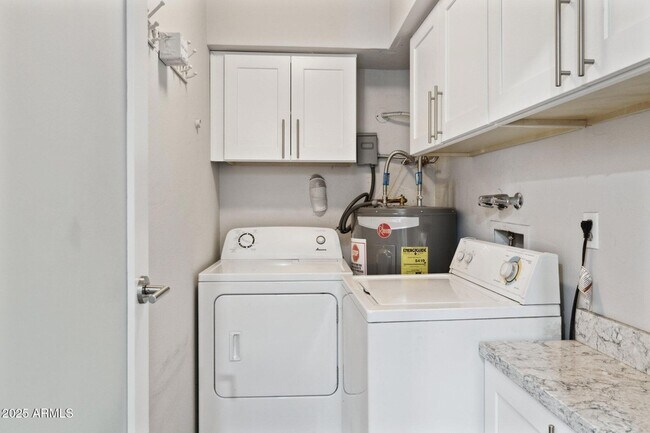 Building Photo - 5601 N 79th St