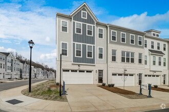 Building Photo - Roseglen Townhomes