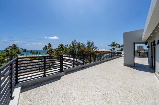 Building Photo - 3320 NE 17th St