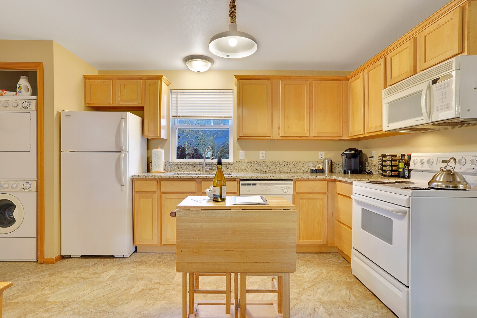 Building Photo - 731 Elm St SW