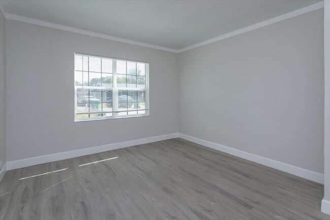 Building Photo - Chic 3-Bed Remodel with Pool in Elite School Zone