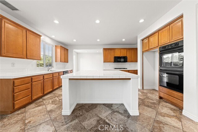 Building Photo - 16543 Sagebrush St