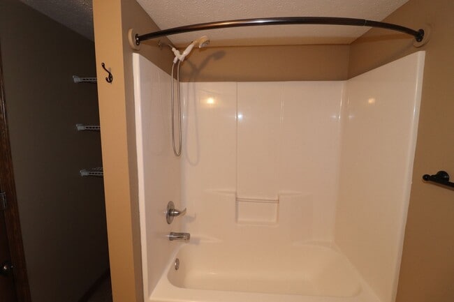 Building Photo - Country House for rent