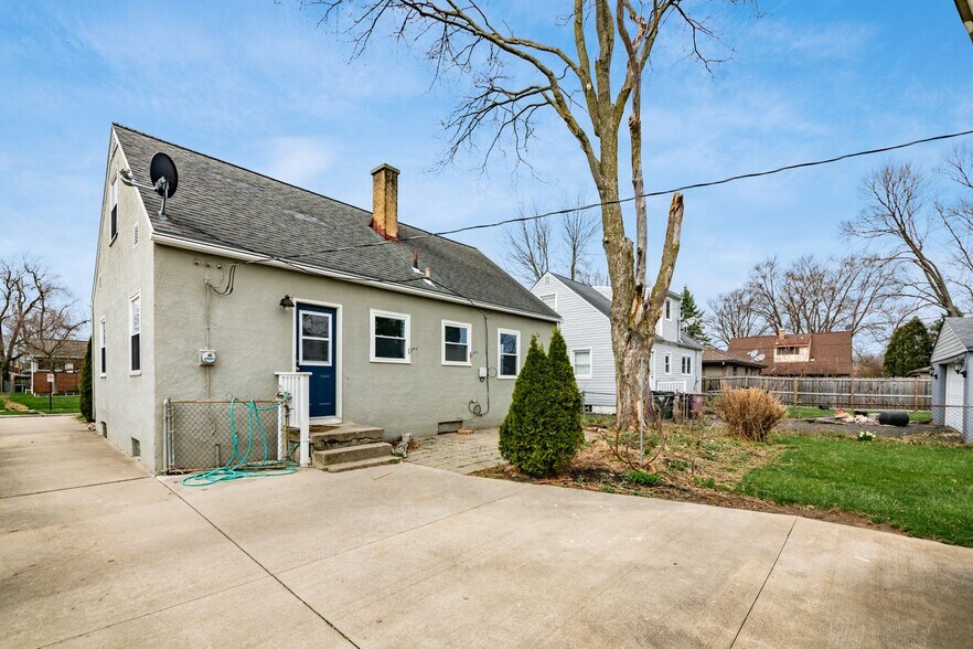 Building Photo - 4284 Beechgrove Dr