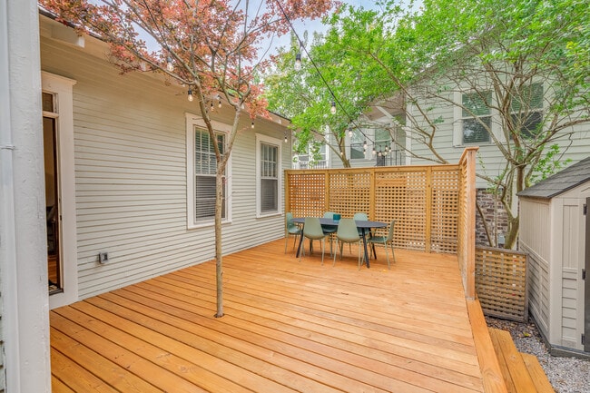 Building Photo - Bungalow Heaven in Baldwin Park!