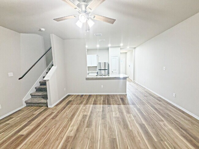 Building Photo - 258 Marigold Pl