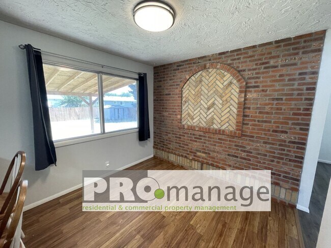 Building Photo - 2 Bed, 1 Bath Single Family Home w/ 1 Car Garage - Idaho Falls