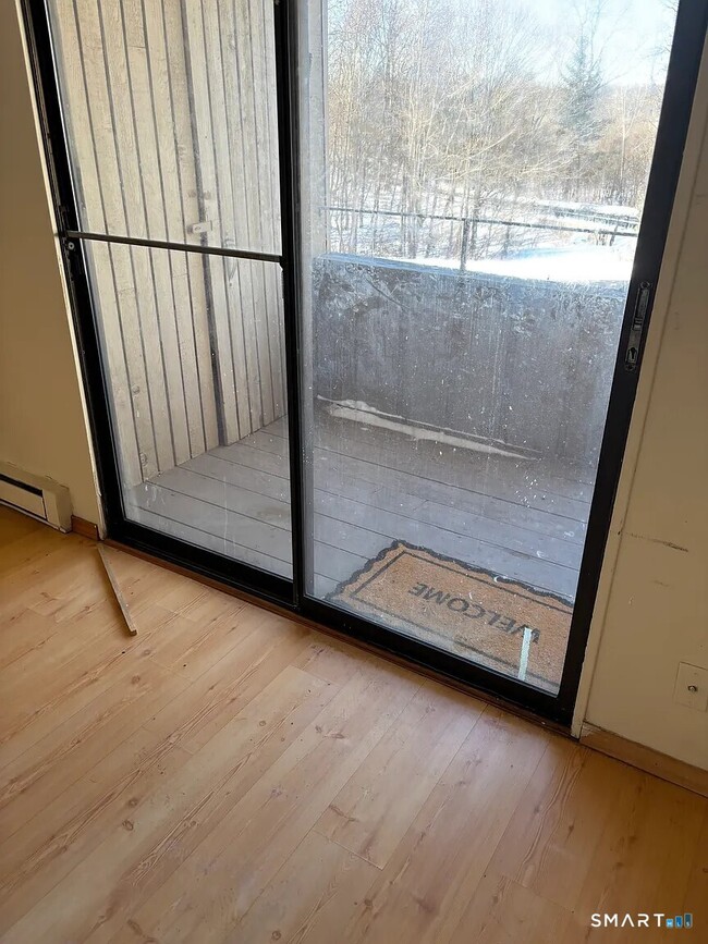 Building Photo - 17 Burgundy Hill Ln