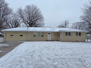 Building Photo - 6 Car Garage! Beautifully Remodeled 3 Bedr...