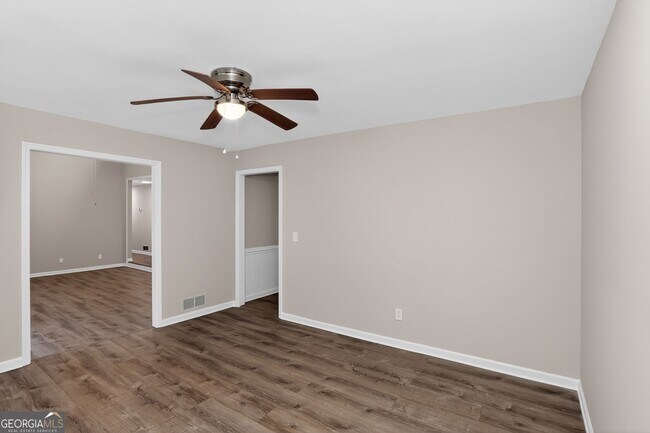 Building Photo - 3445 Johnson Ferry Rd NE