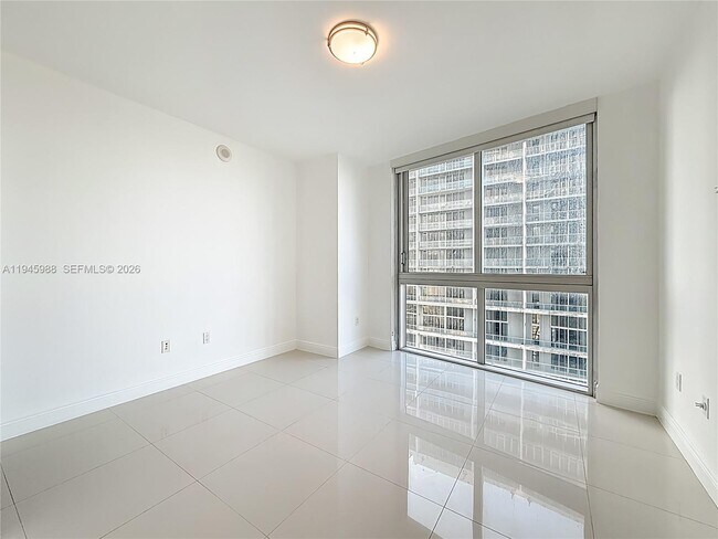 Building Photo - 475 Brickell Ave