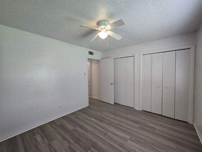 Building Photo - NEW VINYL FLOORING - AVAILABLE NOW!