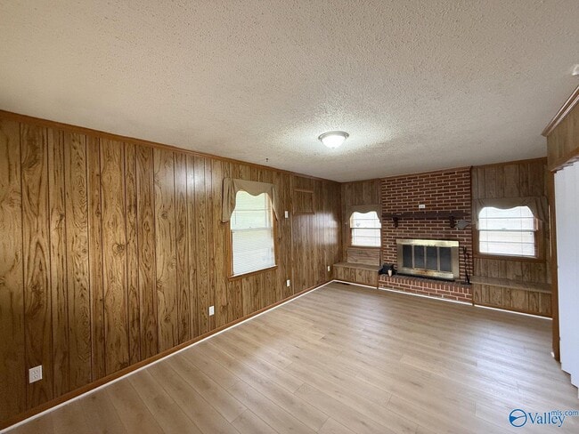 Building Photo - 2106 NW Sullivan Rd