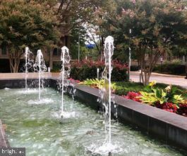 Building Photo - 8220 Crestwood Heights Dr