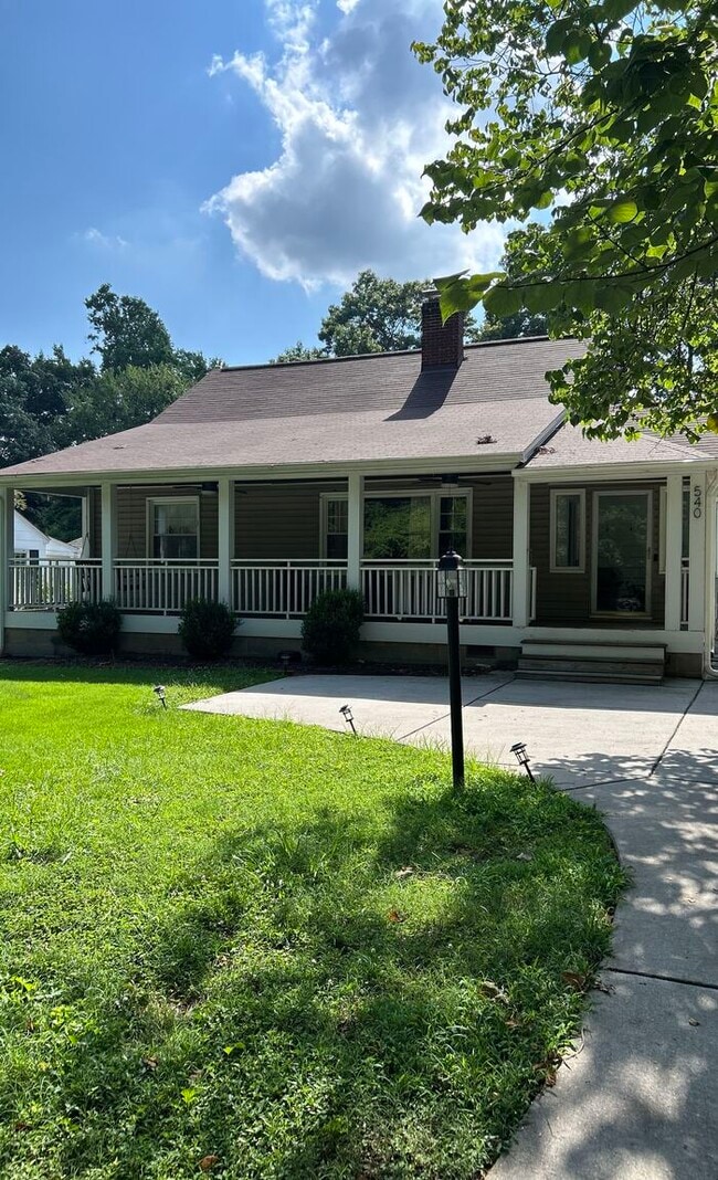 Primary Photo - 540 Knollwood St