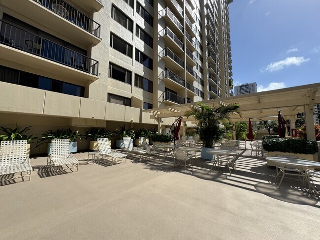 Building Photo - 2140 Kuhio Ave.
