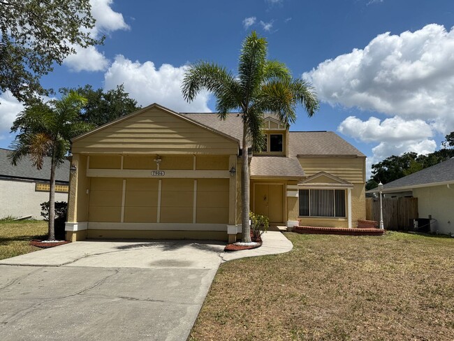 Building Photo - East Orlando Pool Home