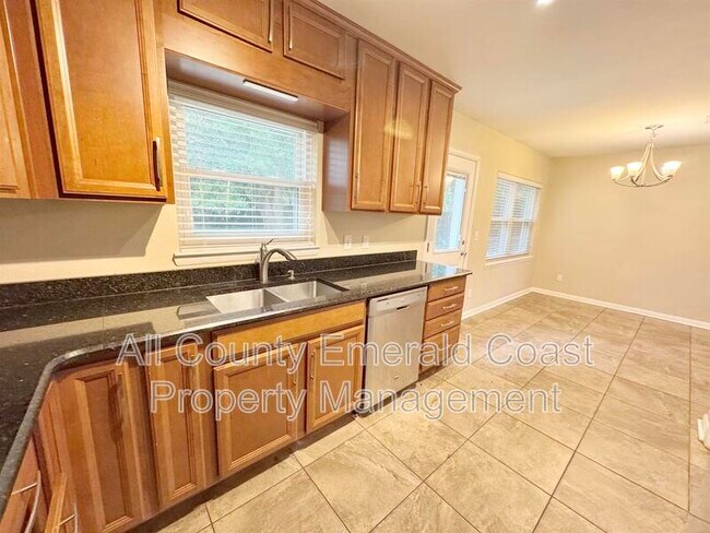 Building Photo - 506 Trenton St