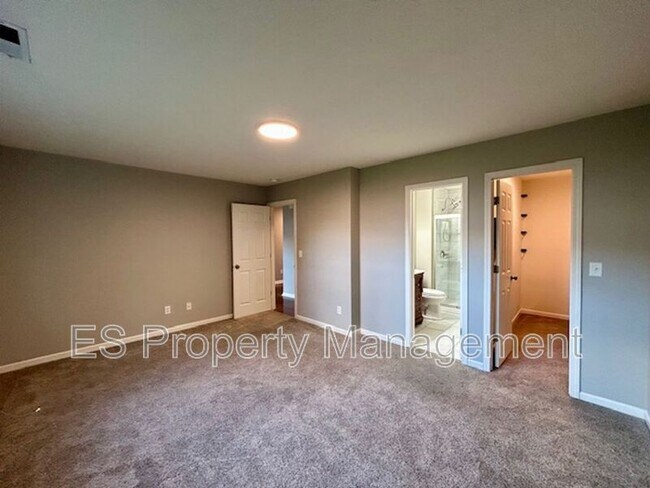 Building Photo - 6021 Morning Dove Dr