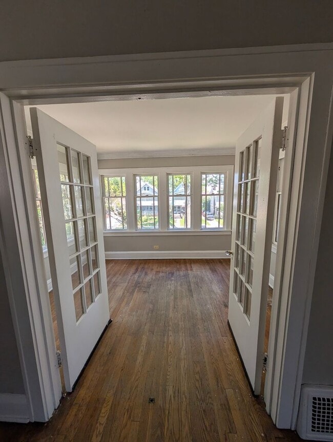 Building Photo - 3448 W 131st St