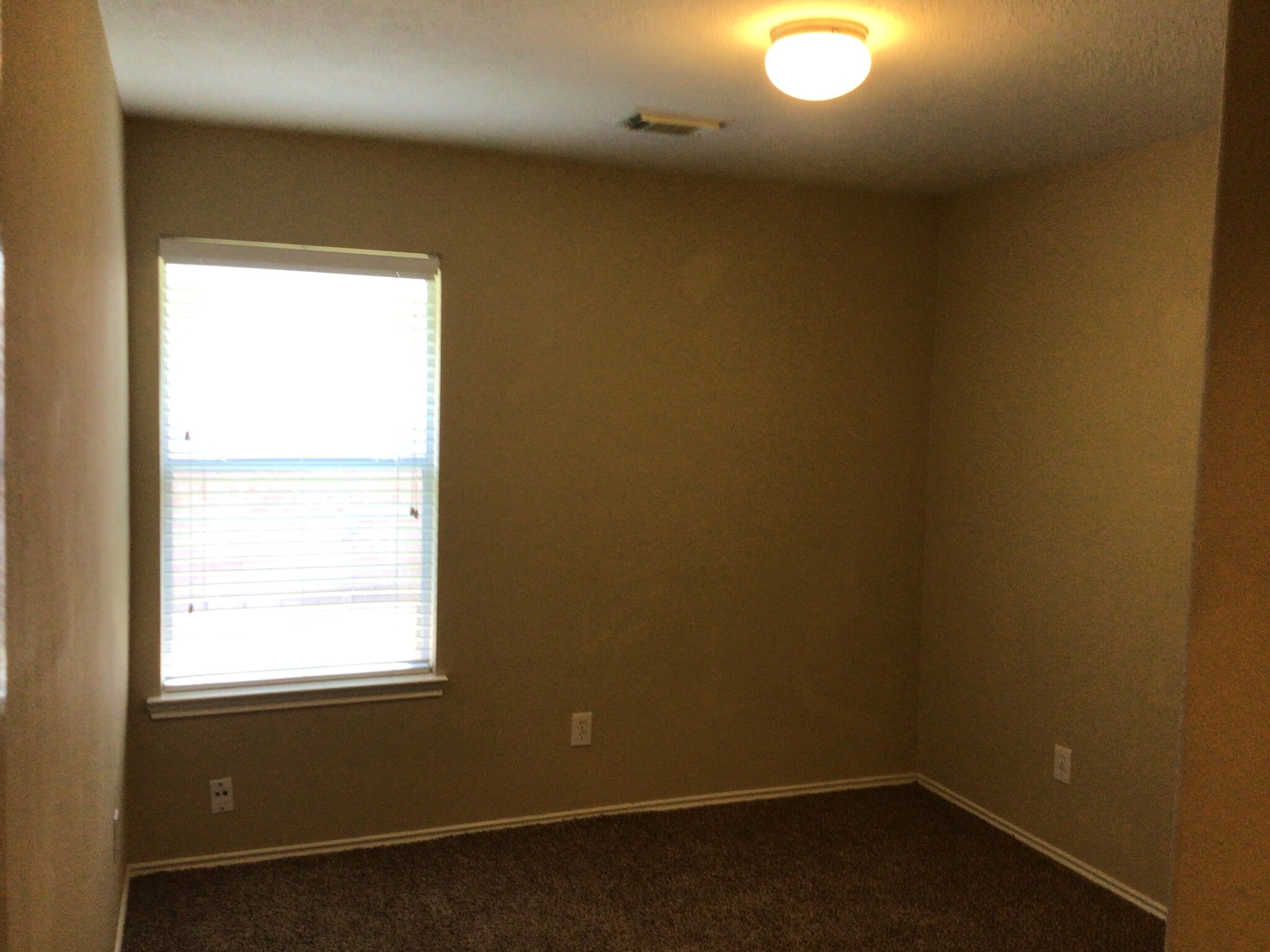 Building Photo - 6634 Stonecross Creek Ln