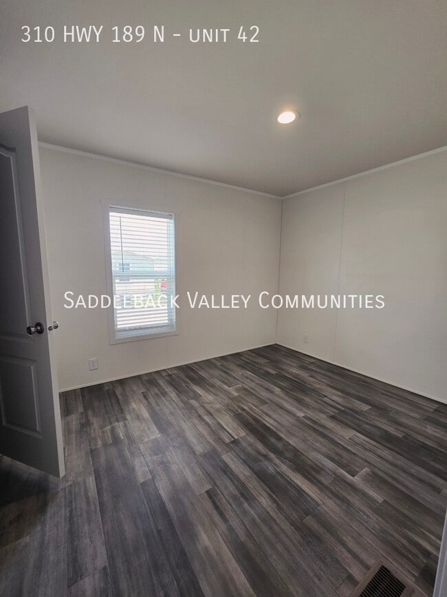 Building Photo - 310 HWY 189