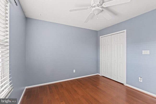 Building Photo - 4702 Grenwich Ln