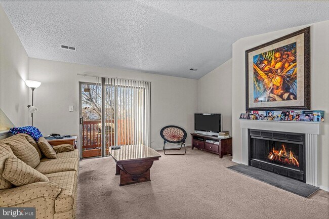 Building Photo - 656 Covington Ct