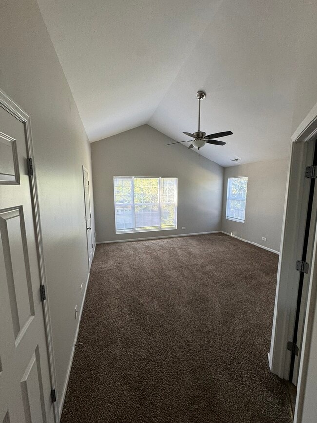 Building Photo - 1401 Millbrook Dr