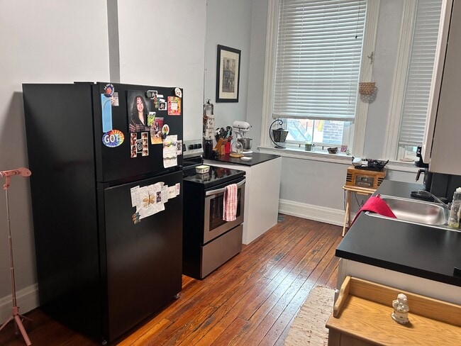 Building Photo - 24 W Court - Unit 3