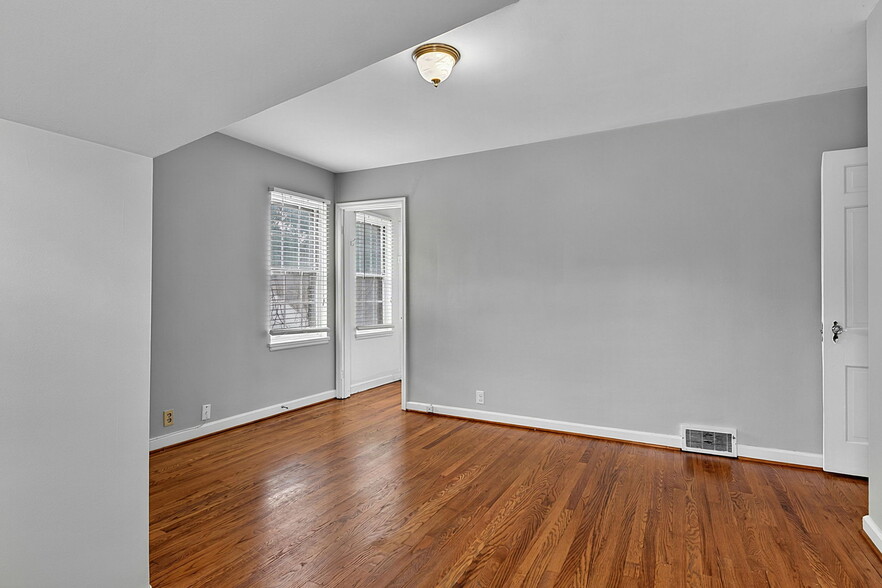 Building Photo - 5661 N Illinois St
