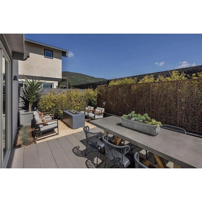 Building Photo - PRICE REDUCED! "Spacious 4-Bedroom Home with 3 Full Baths in Narra Hills Gated Community (Fontana...