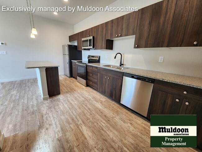 Building Photo - Available now! New Duplex Home in Pueblo West!