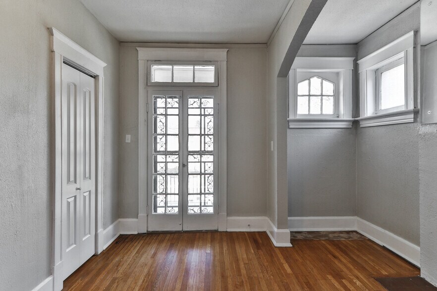 Building Photo - 5956 McPherson Ave