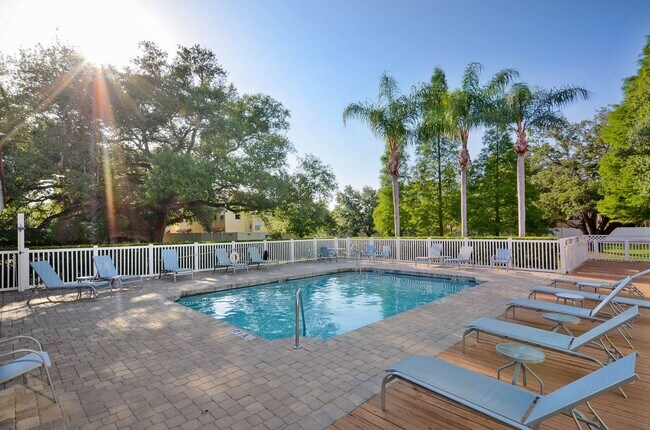 Building Photo - 3 Bed 2, Full Bath, 2 Half Bath, 1 Car Garage Townhome near MacDill AFB