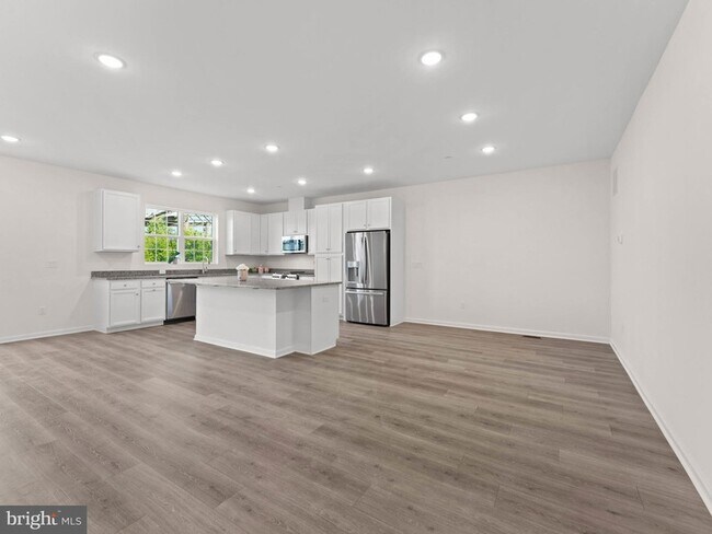 Building Photo - 202 Thompson Dr