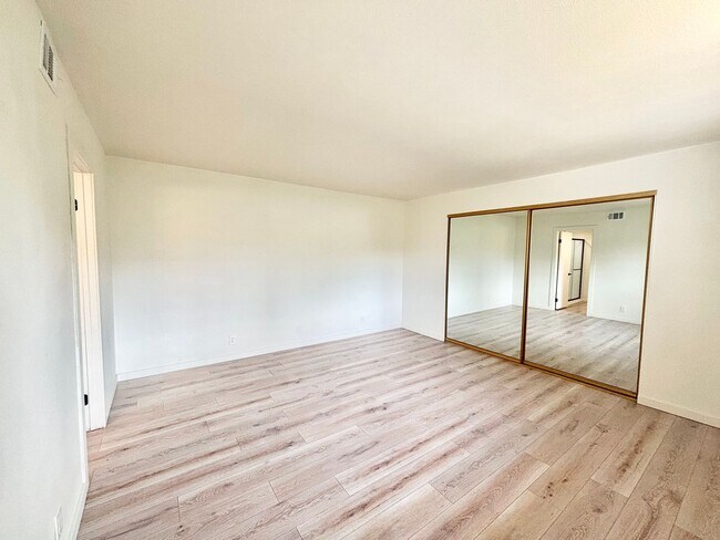 Building Photo - 437 Reed Way