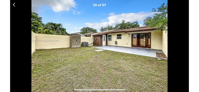 Building Photo - 13804 Kendale Lakes Dr