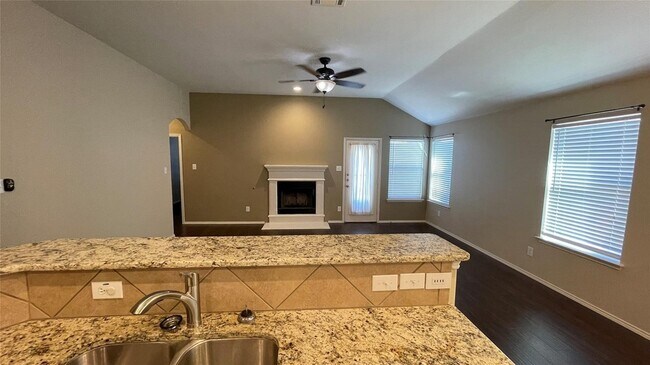Building Photo - 8131 Tierra Del Sol Rd