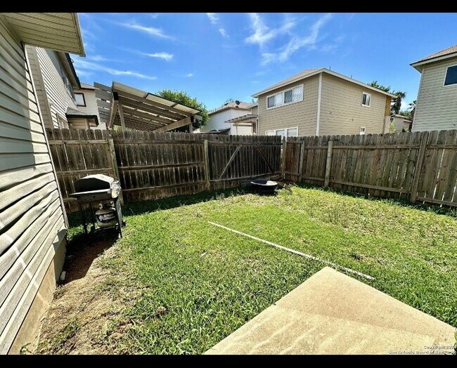 Building Photo - 10142 Amber Flora Dr