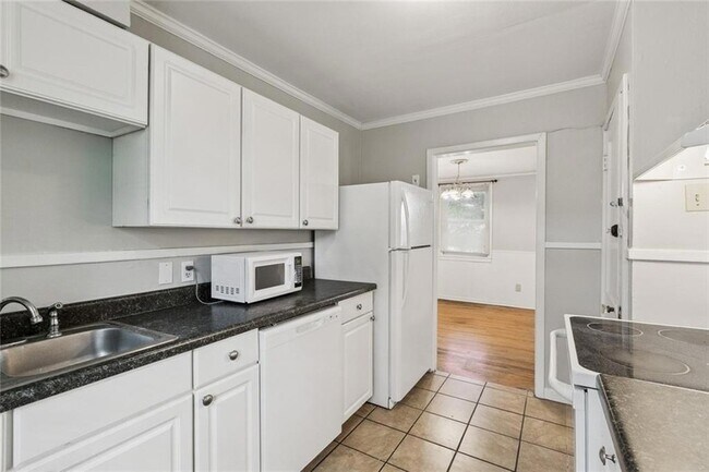 Building Photo - 5828 General Haig St