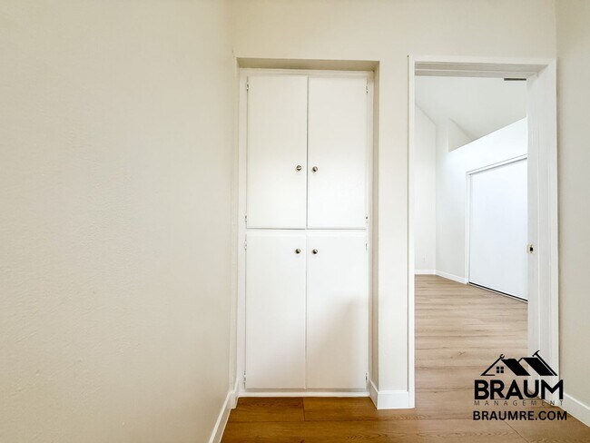 Building Photo - 14249 Friar St