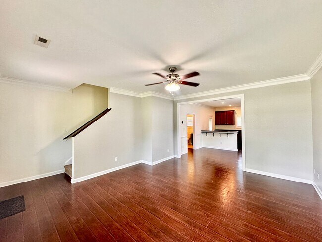 Building Photo - Welcome Home to Comfort and Convenience!