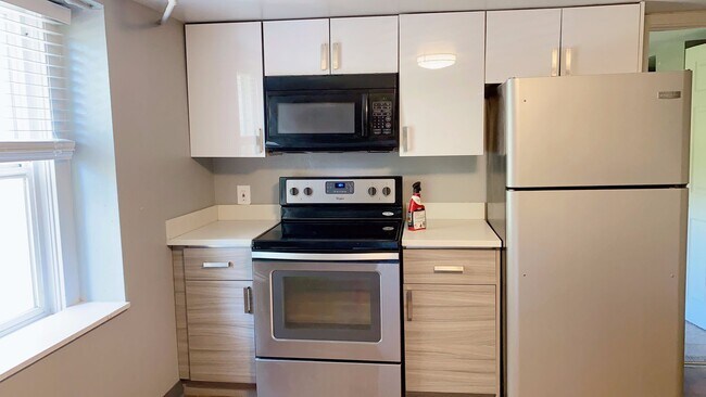 Building Photo - Rental -- Queen Anne