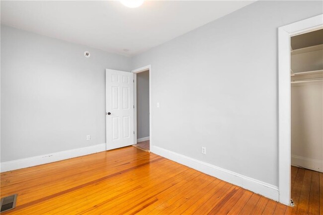 Building Photo - 1561 Cranston St