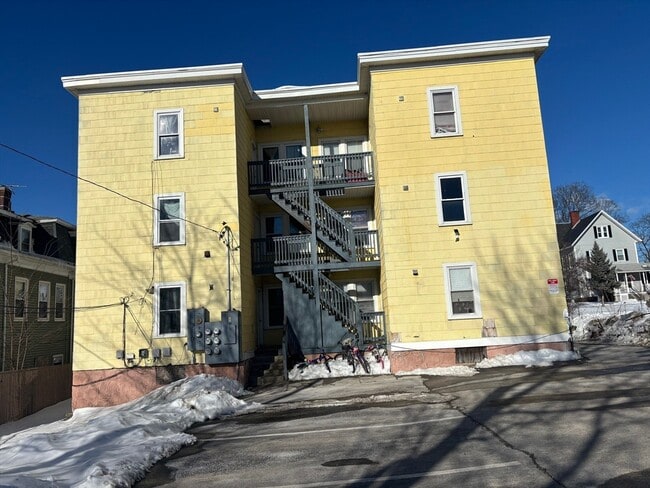 Building Photo - 26 Catharine St