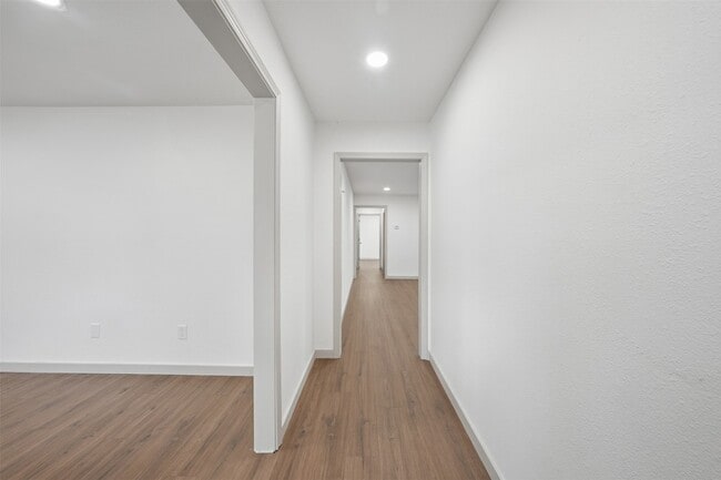 Building Photo - 5002 Cedar Creek Dr