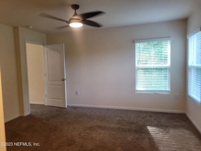 Building Photo - 7940 Meadow Walk Ln