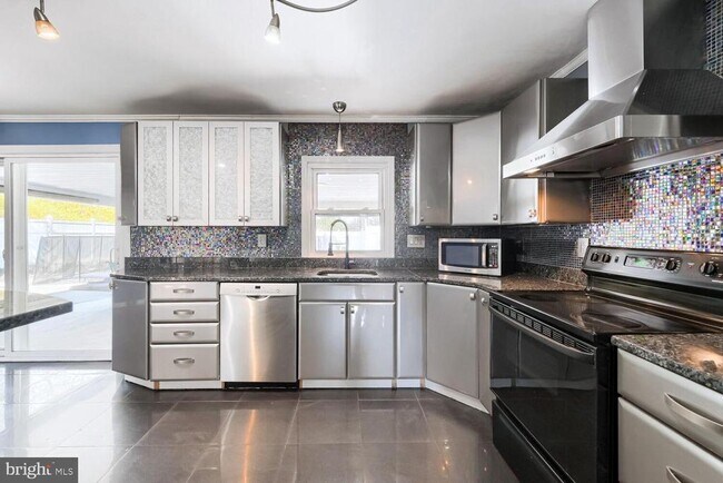 Building Photo - 114 MD-131